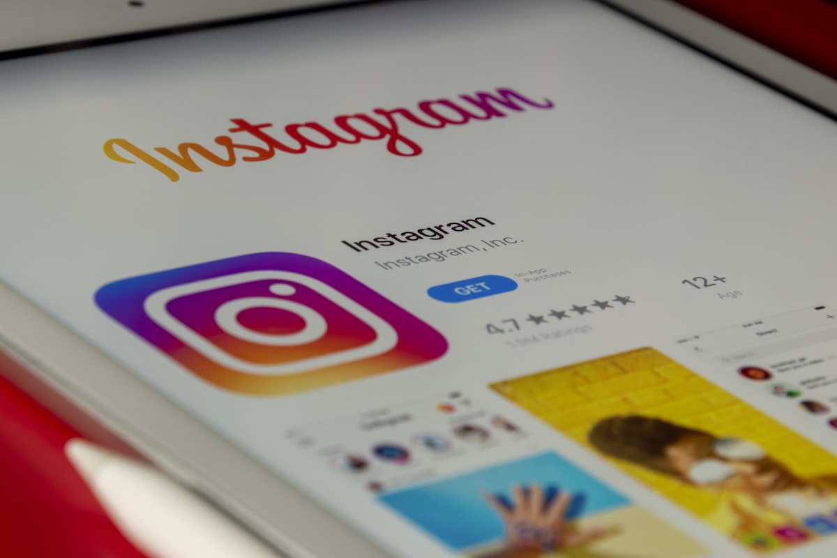 Instagram analytics dashboard showing carousel engagement data