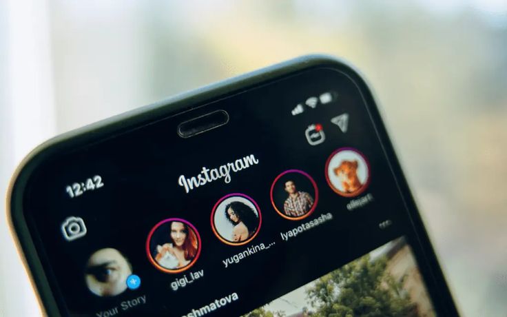 Instagram Polls That Grow Engagement: 25 Question Ideas (2026)